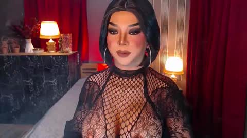 Snapshot of hugecockchristine chatting on October 1, 2025, 8:09 am Christine online show from October 1, 2025, 8:09 am