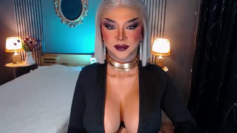 Snapshot of hugecockchristine chatting on October 15, 2025, 10:37 am Christine online show from October 15, 2025, 10:37 am