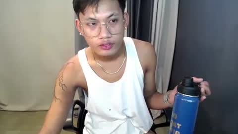 hugecockjames09 online show from September 9, 2025, 3:28 am