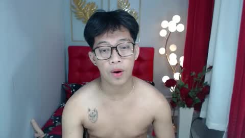 hugecockmiro online show from February 3, 2025, 11:42 am