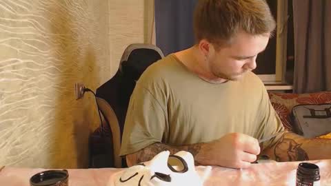 Snapshot of hugo__brad chatting on October 22, 2025, 5:13 pm Hugo online show from October 22, 2025, 5:13 pm