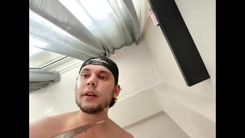 hugoespada1 online show from April 26, 2026, 11:41 am