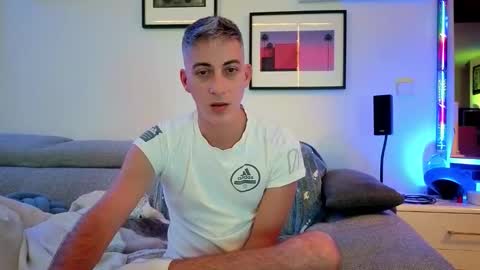 Hugo online show from November 3, 2025, 10:21 pm