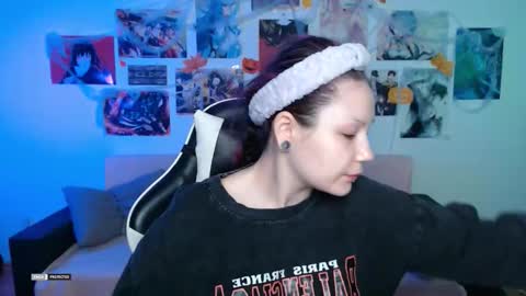 HugoMin online show from November 7, 2025, 2:33 am