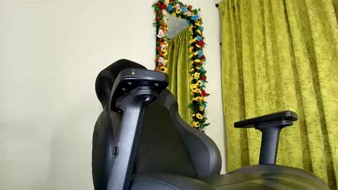 elecktra12 online show from May 28, 2026, 1:47 am