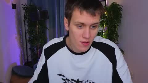 Snapshot of hun1er_steele chatting on October 16, 2025, 1:45 pm Hunter steele online show from October 16, 2025, 1:45 pm