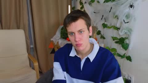 Snapshot of hun1er_steele chatting on October 31, 2025, 2:29 pm Hunter steele online show from October 31, 2025, 2:29 pm