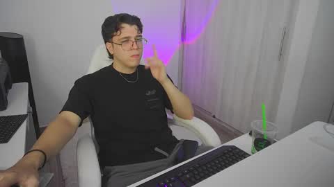 hun_damer online show from October 25, 2025, 2:30 am