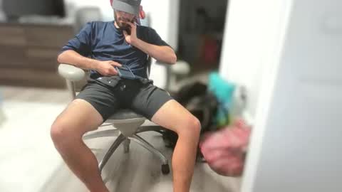 Snapshot of hungbistud916 chatting on December 5, 2025, 6:00 am hungbistud916 online show from December 5, 2025, 6:00 am