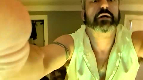 hungitalian40 online show from May 9, 2026, 1:38 pm
