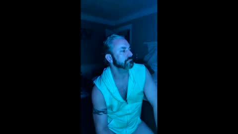 hungitalian40 online show from May 10, 2026, 6:18 am