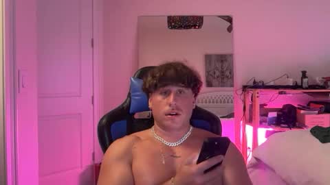 hungkingg22 online show from February 18, 2026, 4:58 pm