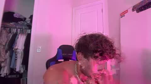 Snapshot of hungkingg22 chatting on April 8, 2026, 3:34 pm hungkingg22 online show from April 8, 2026, 3:34 pm