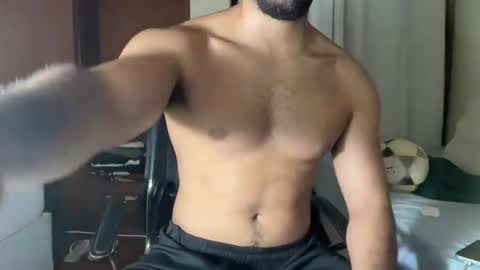 hunglatinnerd online show from April 7, 2026, 2:23 am