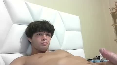Snapshot of hunglikecrazyy chatting on April 7, 2026, 11:59 pm Tyler online show from April 7, 2026, 11:59 pm