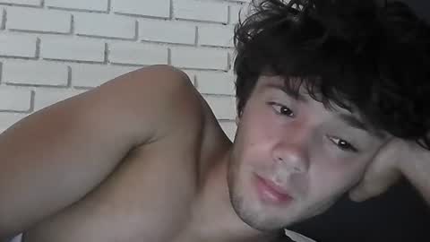 Snapshot of hunglikecrazyy chatting on April 12, 2026, 2:22 pm Tyler online show from April 12, 2026, 2:22 pm