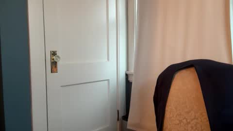 AARON online show from December 4, 2025, 1:31 pm