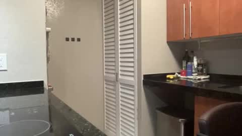 Snapshot of hungrooster69 chatting on March 18, 2026, 10:29 am Hungrooster69 online show from March 18, 2026, 10:29 am