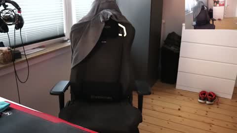 hungry_26 online show from December 15, 2024, 11:01 am