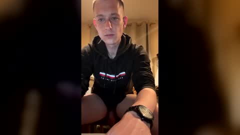 HungTeaseX online show from April 20, 2026, 10:33 pm