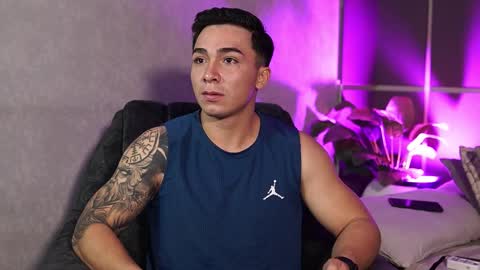 Snapshot of hunk_ryan chatting on October 25, 2025, 12:13 pm hunk_ryan online show from October 25, 2025, 12:13 pm