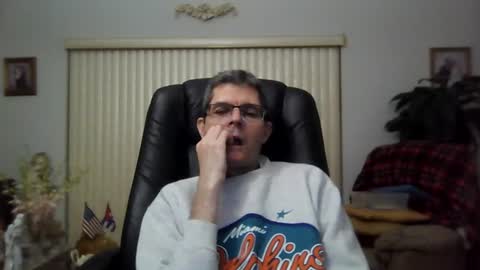 hunkmasclefad458 online show from June 24, 2026, 5:39 am
