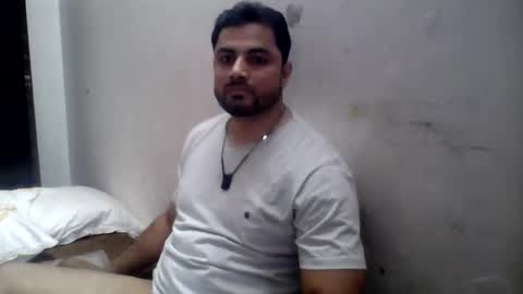 hunkster102 online show from May 17, 2026, 11:50 am