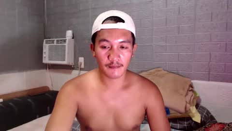 Snapshot of hunkylloyd chatting on April 6, 2026, 4:46 am hunkylloyd online show from April 6, 2026, 4:46 am