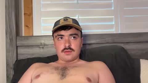 Snapshot of hunterbentleyy chatting on September 24, 2025, 9:18 pm Hunter online show from September 24, 2025, 9:18 pm