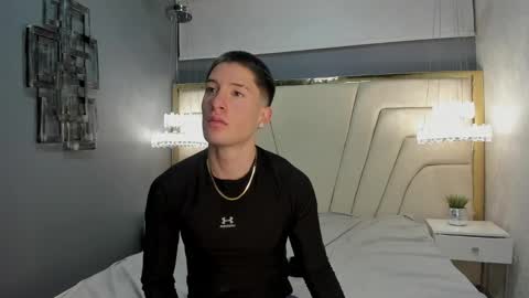 Snapshot of hunterheat_ chatting on September 18, 2025, 12:07 pm hunterheat_ online show from September 18, 2025, 12:07 pm