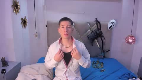 Snapshot of hunterheat_ chatting on October 10, 2025, 11:42 am hunterheat_ online show from October 10, 2025, 11:42 am