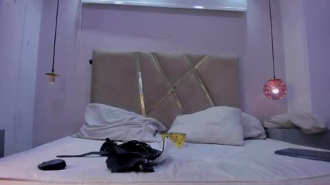 Snapshot of hunterheat_ chatting on October 25, 2025, 11:51 am hunterheat_ online show from October 25, 2025, 11:51 am