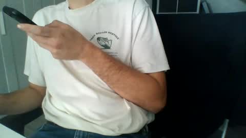 Snapshot of hunting_007 chatting on June 12, 2026, 11:09 am hunting_007 online show from June 12, 2026, 11:09 am