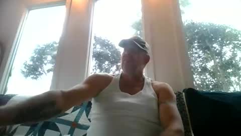 hunybager online show from December 2, 2025, 2:34 pm