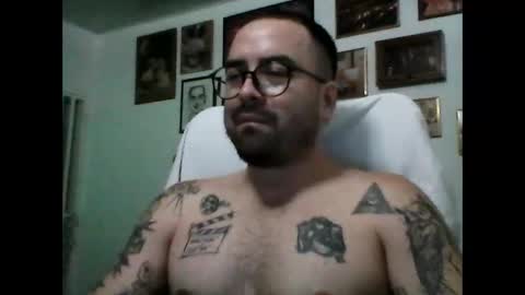 Snapshot of hurtadodirector chatting on April 3, 2026, 6:44 am hurtadodirector online show from April 3, 2026, 6:44 am
