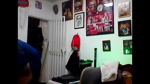 Snapshot of hurtadodirector chatting on April 17, 2026, 5:32 am hurtadodirector online show from April 17, 2026, 5:32 am