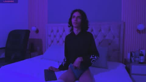 hxxyro online show from March 2, 2026, 7:21 pm