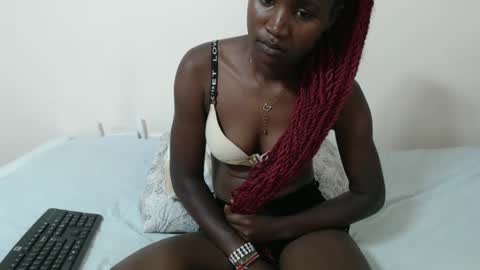 hyacinth_b online show from March 30, 2026, 11:22 am