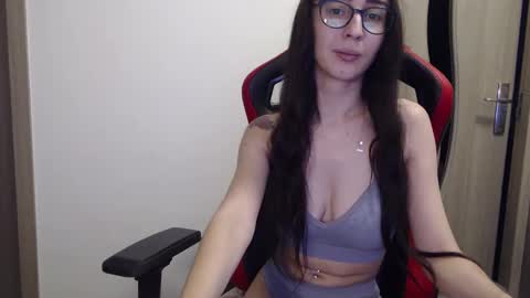 Snapshot of hypefoxxx chatting on February 26, 2025, 7:53 am Emma Ava online show from February 26, 2025, 7:53 am