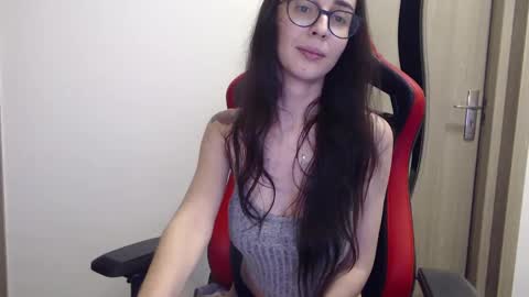 Snapshot of hypefoxxx chatting on March 5, 2025, 4:13 pm Emma Ava online show from March 5, 2025, 4:13 pm