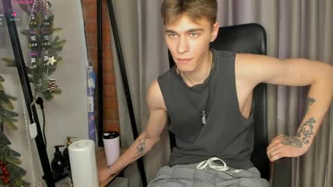 hyper_muse online show from May 7, 2026, 1:38 pm