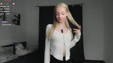 Kate online show from December 5, 2025, 3:20 pm