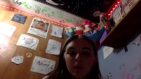 hzisnsk online show from May 15, 2026, 8:43 am