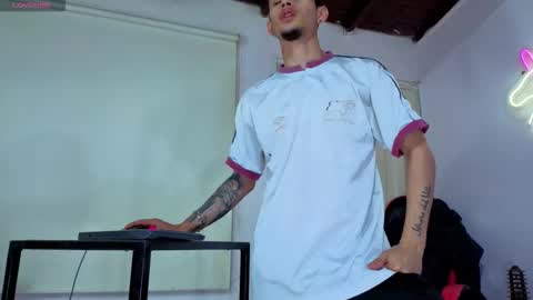 kelvis online show from March 13, 2026, 3:46 am