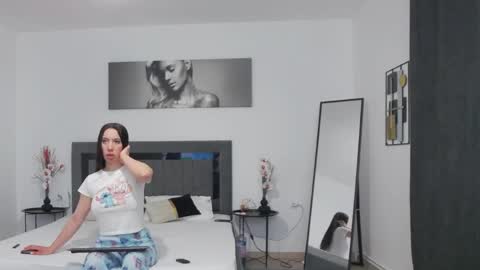 Snapshot of i_amsis chatting on April 15, 2026, 2:02 pm I amSis online show from April 15, 2026, 2:02 pm