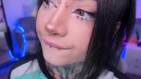 Asya  online show from September 26, 2025, 9:35 am