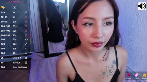 Snapshot of i_love_jenner chatting on September 19, 2025, 10:10 pm i_love_jenner online show from September 19, 2025, 10:10 pm