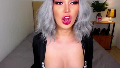 Snapshot of i_luv_2_fuck_you chatting on June 2, 2026, 3:52 am QUEEN SUSSIE BROWN online show from June 2, 2026, 3:52 am
