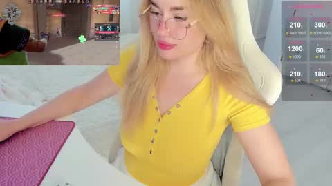 HiI am  EvaPVT is open  online show from October 1, 2025, 12:33 pm