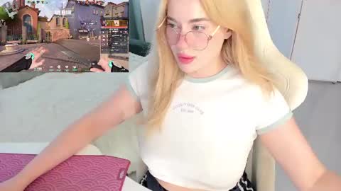 Snapshot of i_want_you_eva chatting on June 19, 2026, 3:27 pm HiI am EvaPVT is open online show from June 19, 2026, 3:27 pm